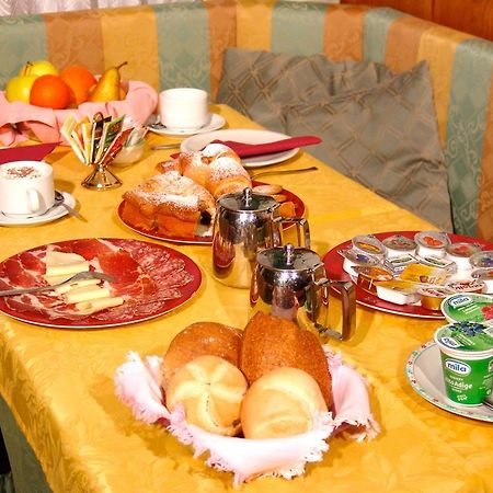 Jolly B&B - Affittacamere Dimaro Dış mekan fotoğraf