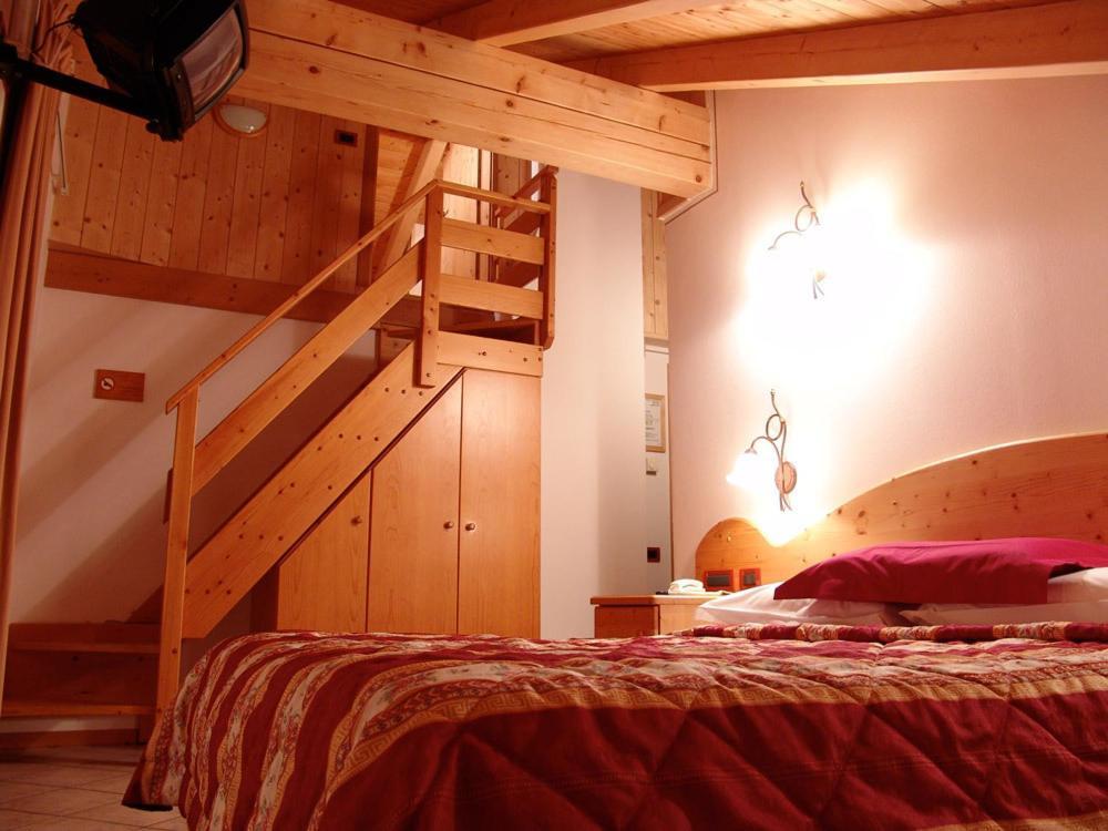 Jolly B&B - Affittacamere Dimaro Oda fotoğraf