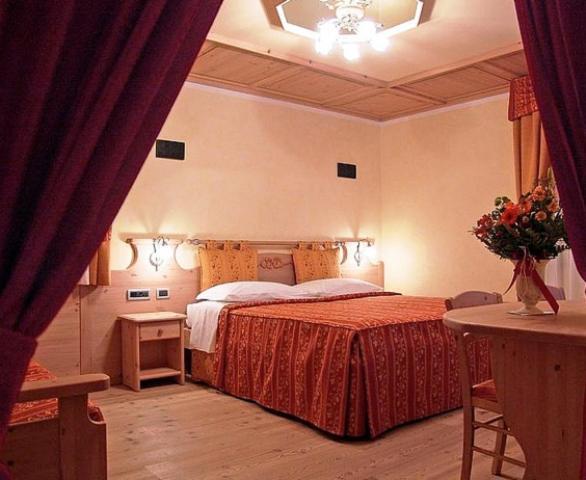 Jolly B&B - Affittacamere Dimaro Dış mekan fotoğraf