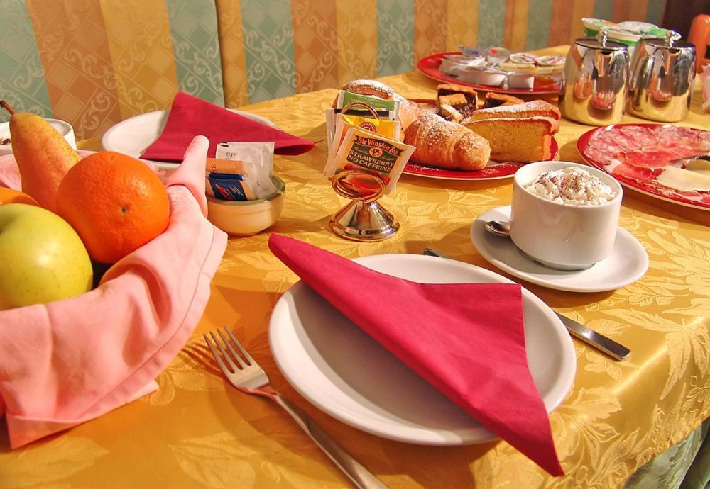 Jolly B&B - Affittacamere Dimaro Dış mekan fotoğraf